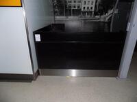 Gate desk