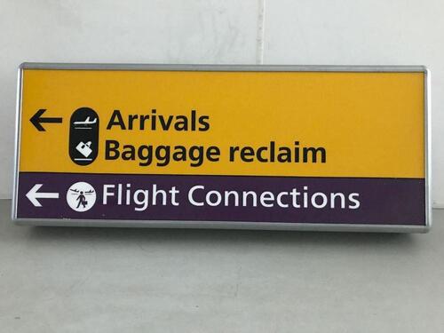 Arrivals/Baggage reclaim/Flight Connections Illuminated sign