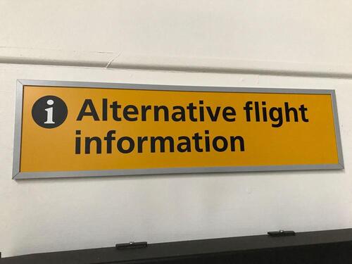 Illuminated 'Alternative flight information' sign