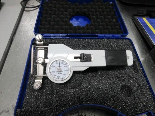 CHECK-LINE DX2-800-M-ST TENSION METER (IN LAB 1)