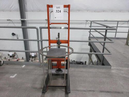 TRUSCO 150KG/330 POUND CAPACITY PRO TOOL WITH STAND/ATTACHMENT (CG ROOM 2ND FLOOR)