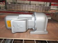 (2) MITSUBISHI GM-SB GEAR MOTOR (GM-0.4B-20) (PALLET RACKING)