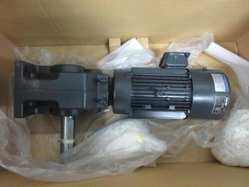 SUMITOMO HYPONIC DRIVE MODEL RNHMS3-54L-V1-B-40 WITH SUMITOMO INDUCTION GEAR MOTOR TYPE: TC-F/FB-3D (DRIVE AND BLOWERS ROOM)