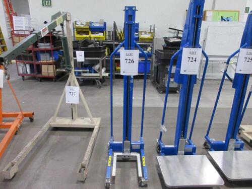 220 POUND CAPACITY MANUAL PLATFOR LIFT (MISSING PLATFOR) (JCM AREA)