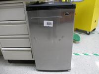 Sanyo SR4433S 4.4 Cu. Ft. Counter-High Refrigerator.s/n Tag #N/A Category: Lab Location: R&amp;D