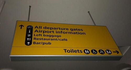 Check in Zone J / All departure gates double sided illuminated light box