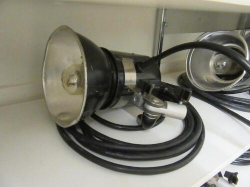 LOT (5) SPEEDOTRON 102 UNIVERSAL LAMP HEADS, WITH 7" AND 11" REFLECTORS