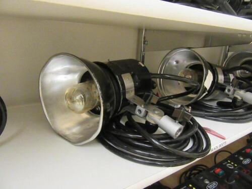 LOT (5) SPEEDOTRON 102 UNIVERSAL LAMP HEADS, WITH 7" AND 11" REFLECTORS
