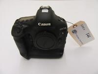 CANON EOS-1D X DSLR CAMERA, WITH BATTERY AND CHARGER, S/N 042011000314