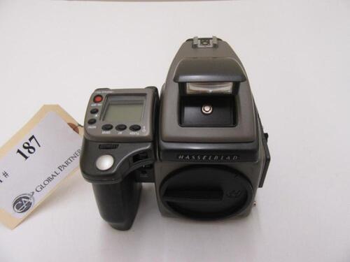 HASSELBLAD H2 BODY WITH HV90X VIEWFINDER, HASSELBLAD HM16-32 FILM MAGAZINE, AND BATTERY, (MISSING SENSOR COVER)