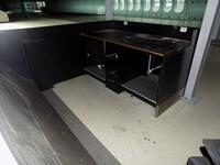 Gate desk