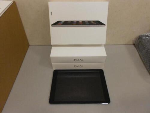 LOT OF 3 IPAD AIR A1474 TABLET 32GB WITH BOX AND CHARGER