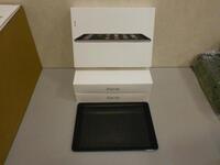 LOT OF 3 IPAD AIR A1474 TABLET 32GB WITH BOX AND CHARGER