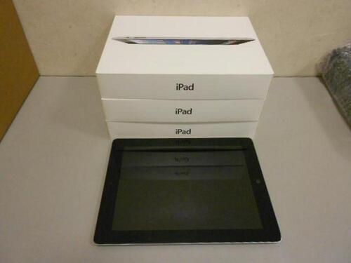 LOT OF 3 IPAD A1458 TABLET 16GB WITH BOX AND CHARGER