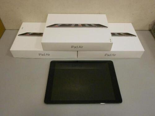 LOT OF 3 iPAD AIR A1474 TABLET 32GB WITH BOX AND CHARGER