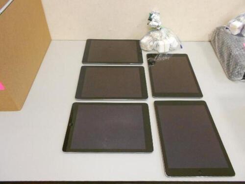 LOT OF 5 iPAD AIR A1474 TABLET 32GB WITH CHARGER (NO BOX)