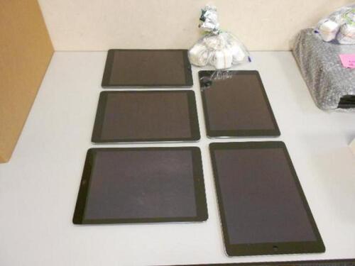 LOT OF 5 iPAD AIR A1474 TABLET 32GB WITH CHARGER (NO BOX)