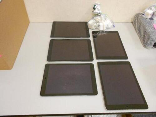 LOT OF 5 iPAD AIR A1474 TABLET 32GB WITH CHARGER (NO BOX)