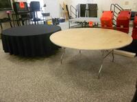 LOT OF 5 72'' ROUND FOLDING TABLE WITH TABLE CLOTH