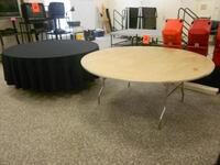 LOT OF 5 72'' ROUND FOLDING TABLE WITH TABLE CLOTH