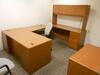 DESK W/R-RETUN,CREDENZA/HUTCH,CABINE AND 3 CHAIRS