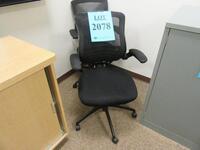 (16) BLACK OFFICE CHAIRS