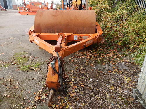 Broons ECOMBI Roller Towed 2 Mtr Wide Combination Smooth Steel Roll Drum/ 9-Smooth Tread Compactor Tyres Road Roller, with 1.4Mtr dia smooth drum,hydraulic compactor tyre lift, weight 5650Kg, up to 8 tonne when ballasted.capable of forward and reverse