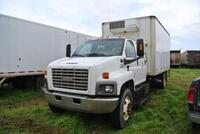 2006 GMC C7500 FRIDGE CUBE TRUCK AUTOMATIC WITH CREW CAB (WATER PUMP MISSING) UNIT 204