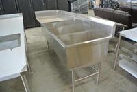 STAINLESS STEEL SINK 3 BASINS