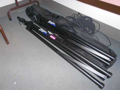 1 PAIR FENDER PRO AUDIO SPEAKERS STANDS W/ CARRYING BAG