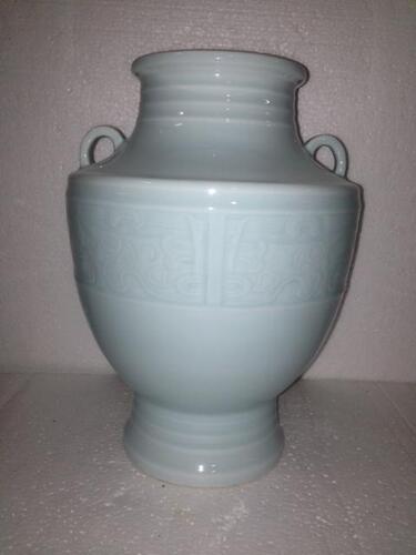 (6) WHITE EGG BLUE PORCELAIN VASE (COST $534) (RP1114)