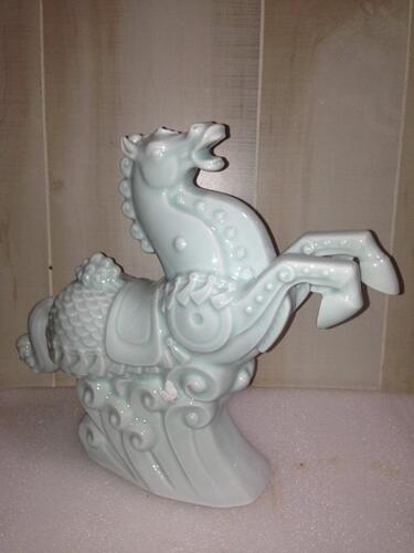 (5) WHITE EGG BLUE PORCELAIN HORSE (COST $525) (RP1122)