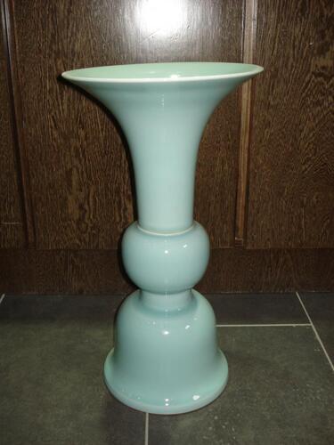 (3) WHITE EGG BLUE PORCELAIN VASE (COST $339) (RP1102)