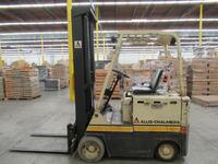 ALLIS-CHALMERS ACF 50KFV ELECTRIC FORKLIFT 4350 POUND CAPACITY (NEEDS BRAKE REPAIR) WITH CHARGER