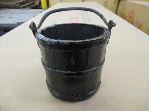 (480) WOODEN ROUND BUCKET (COST $11,040) RAC322-BK