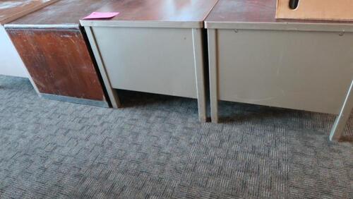 LOT, 4 DESKS, SPALDING, UPPER LEVEL FLOOR, RM MESS HALL