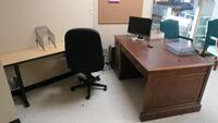 LOT, CONTNETS OF ROOM, 2 DESKS, CHAIR, GREEN UPHOLSTERED CHAIRS, COMPUTER SYSTEM, WORK TABLE, MISC ITEMS IN CLOSET, SPALDING, LOWER LEVEL FLOOR, RM ST