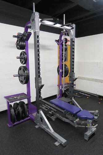 HAMMER STRENGTH BENCH PRESS MACHINE MODEL HDLSTOR-SA/HDLHRL, MAX TRAINING WEIGHT 855 LBS, 2014., LOURDES HALL, LL FLOOR, RM WEIGHT ROOM