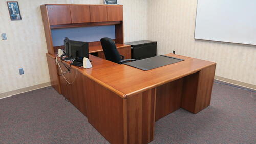 LOT, U SHAPED EXECUTIVE DESK WITH BRIDGE, 1-HON 2 DRAWER LATERAL FILE CABINET, 1-DESK CHAIR, 2-GREEN LEATHER CHAIRS, 2-WOODEN ARM CHAIRS, 2-HON STEEL BOOK CASES, DELL OPTIPLEX 7010 CORE I5 COMPUTER SYSTEM WITH 2-MONITORS KB MOUSE SPEAKERS, CHAIR PAD, MISC