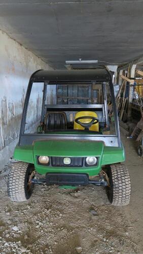 JOHN DEERE GATOR TX UTILITY VEHICLE, WITH KEY, BARN, LOWER LEVEL FLOOR, RM