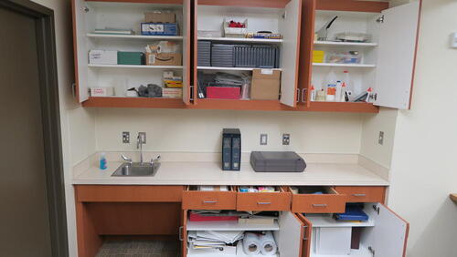 LOT, CONTENTS OF DRAWERS AND CABINETS, HUNDLEY, 1ST FLOOR, RM LIBRARY OFFICE HALLWAY