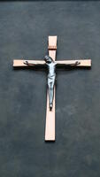 LARGER GOLD CRUCIFIX IN ENTRYWAY ON WALL, HAMILTON, 2ND FLOOR, MEZZANINE