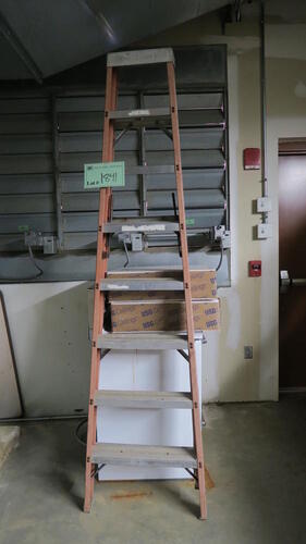 8' FIBERGLASS STEP LADDER, HAMILTON, 1ST FLOOR, RM MECHANICAL ROOM 006