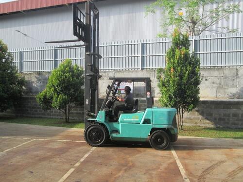 Mitsubishi FD-45-KT Diesel Forklift Truck (2001)