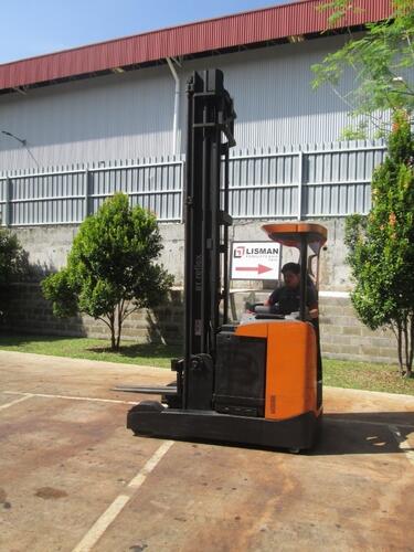 BT RRE-250 Electric Reach Truck (2011)