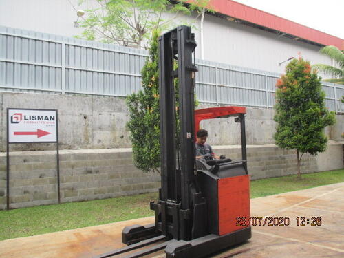 BT RRB-2-15 Electric Reach Truck (2000)