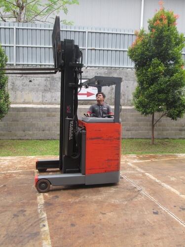 Toyota 6-FBRE-14 Electric Reach Truck (2007)