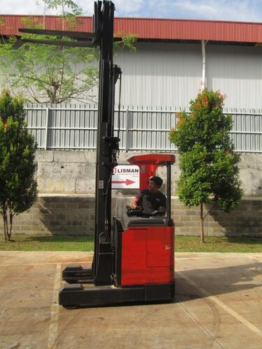 BT RRE-2 Electric Reach Truck (2005)