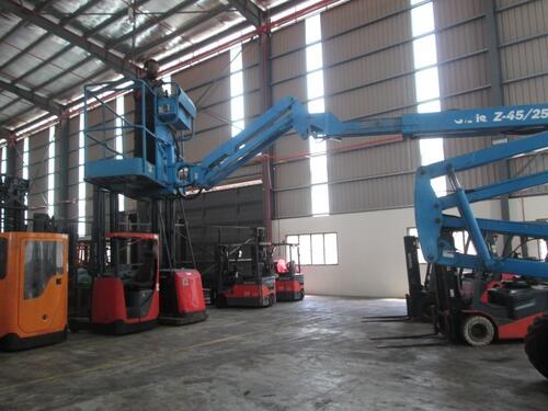 Genie Z-45-25-J (4X4) Diesel Articulating Boom Lift (2000)