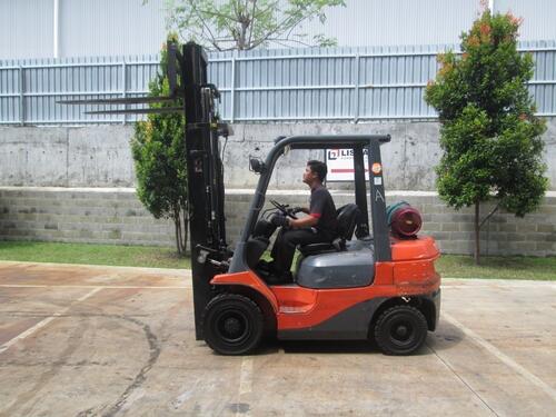 Toyota 42-7-FGF-25 LP Fuel Forklift Truck (2007)